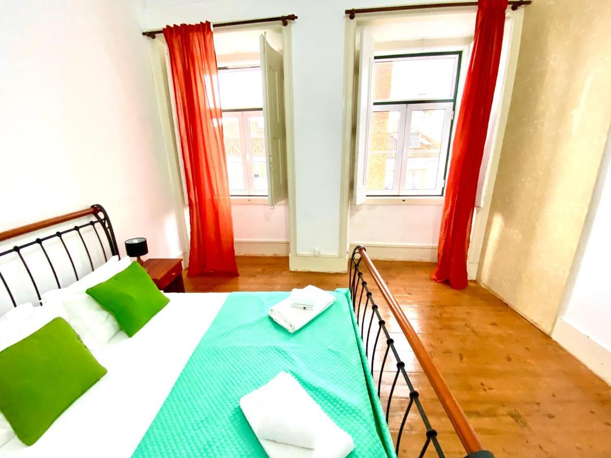 Artdeco Chiado 4 - Large Comfortable Double Room With Shared Bathroom Lisboa Exteriör bild