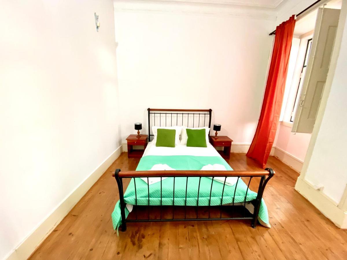 Artdeco Chiado 4 - Large Comfortable Double Room With Shared Bathroom Lisboa Exteriör bild