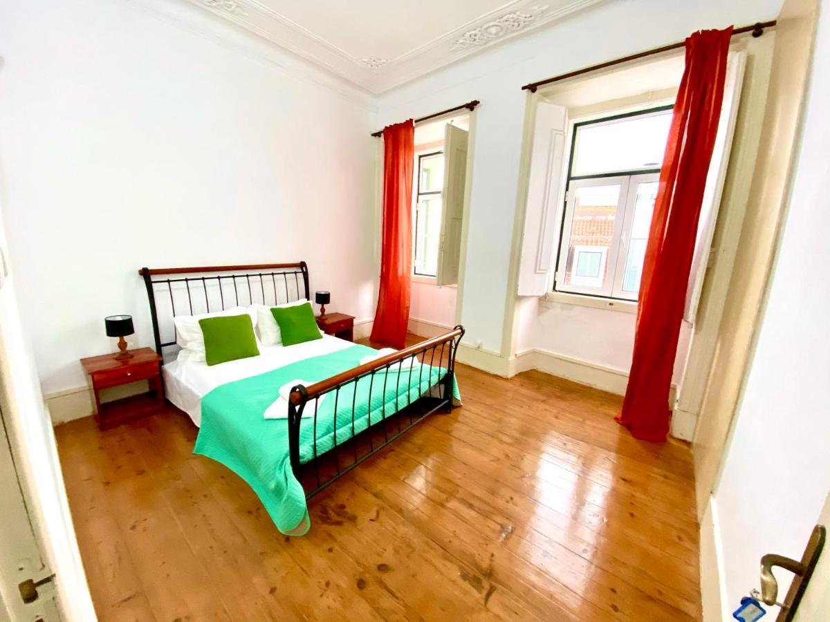 Artdeco Chiado 4 - Large Comfortable Double Room With Shared Bathroom Lisboa Exteriör bild
